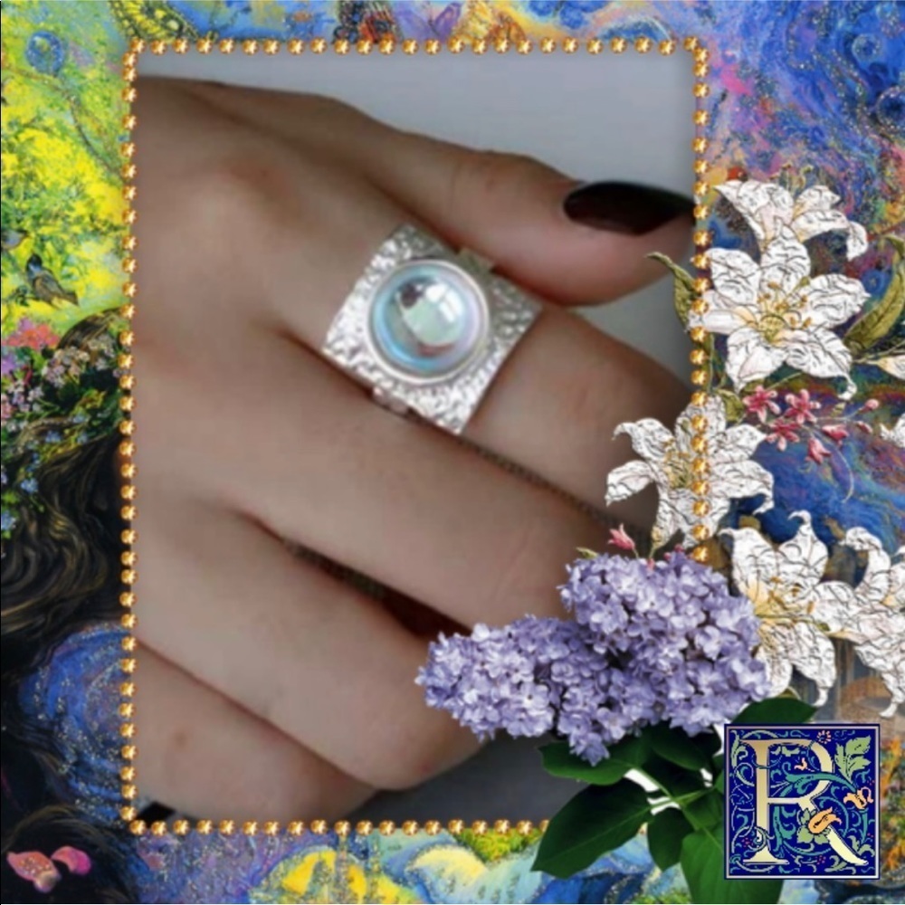 Silver Tone  Square Circle Ring​